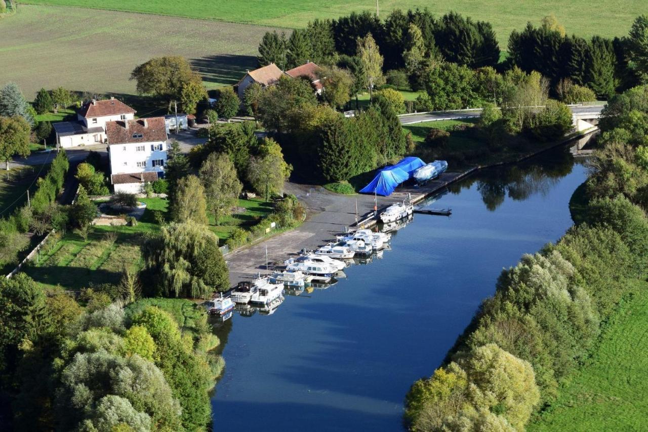 Domaine Du Port Sainte Marie Villa Maizières-lès-Vic Kültér fotó
